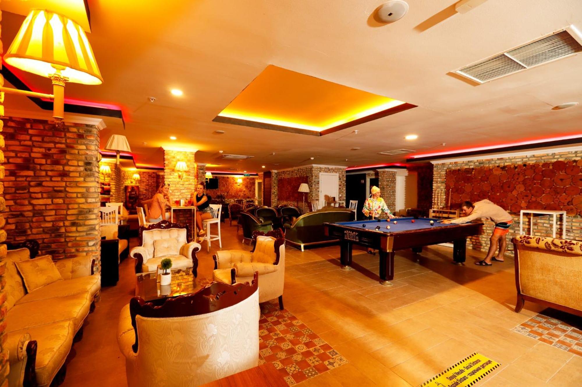 Miramor Hotel & Spa أنطاليا المظهر الخارجي الصورة The Sports Bar